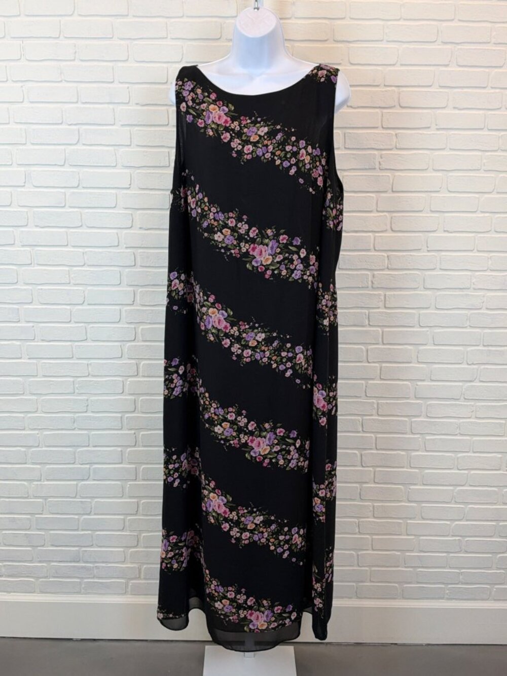 Vintage-Style Jones New York Sport Silk Maxi Dress Black Floral 22W